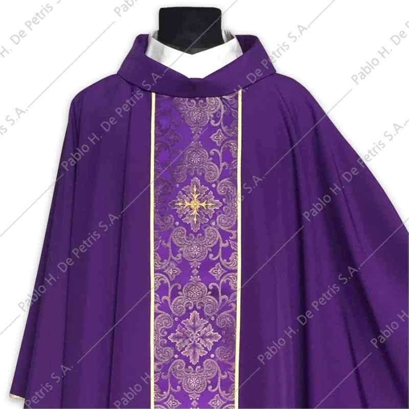 K 65-2196 - Morado - Casulla italiana K 65-2196 - Morado - Casulla italiana