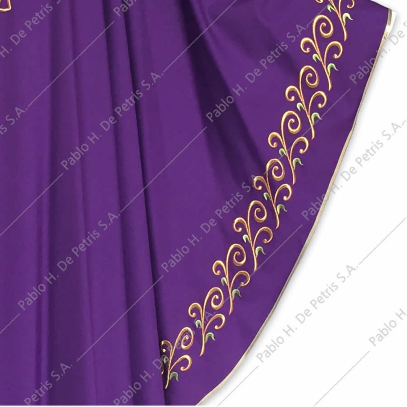 K 65-627 - Morado - Casulla italiana K 65-627 - Morado - Casulla italiana
