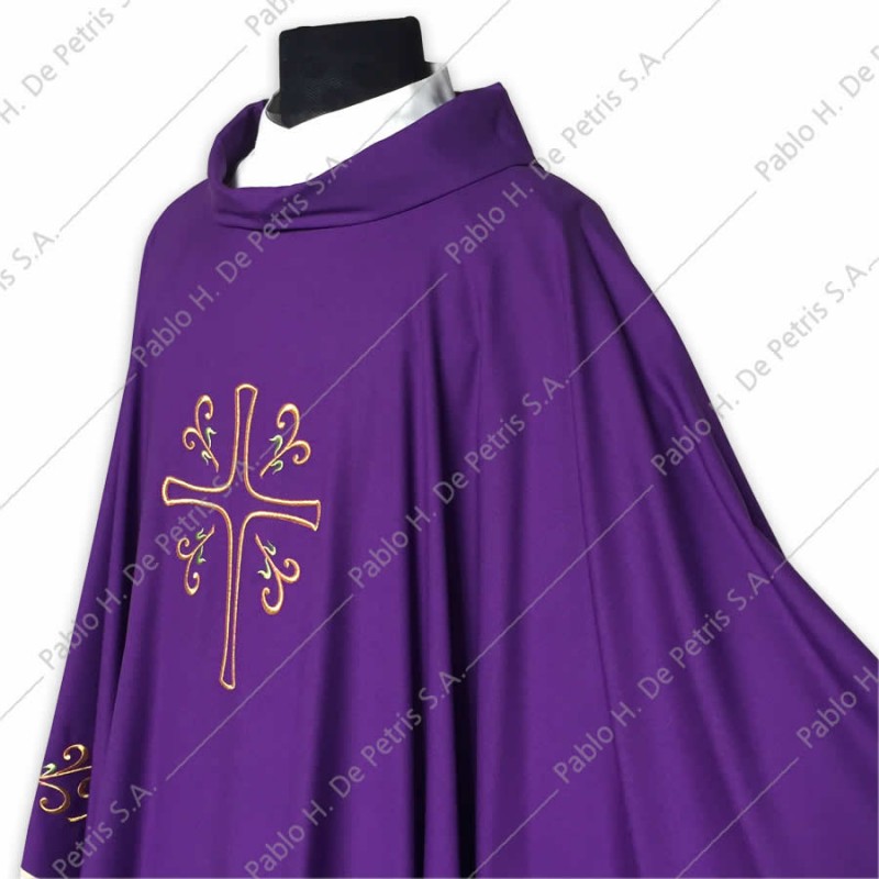 K 65-627 - Morado - Casulla italiana K 65-627 - Morado - Casulla italiana