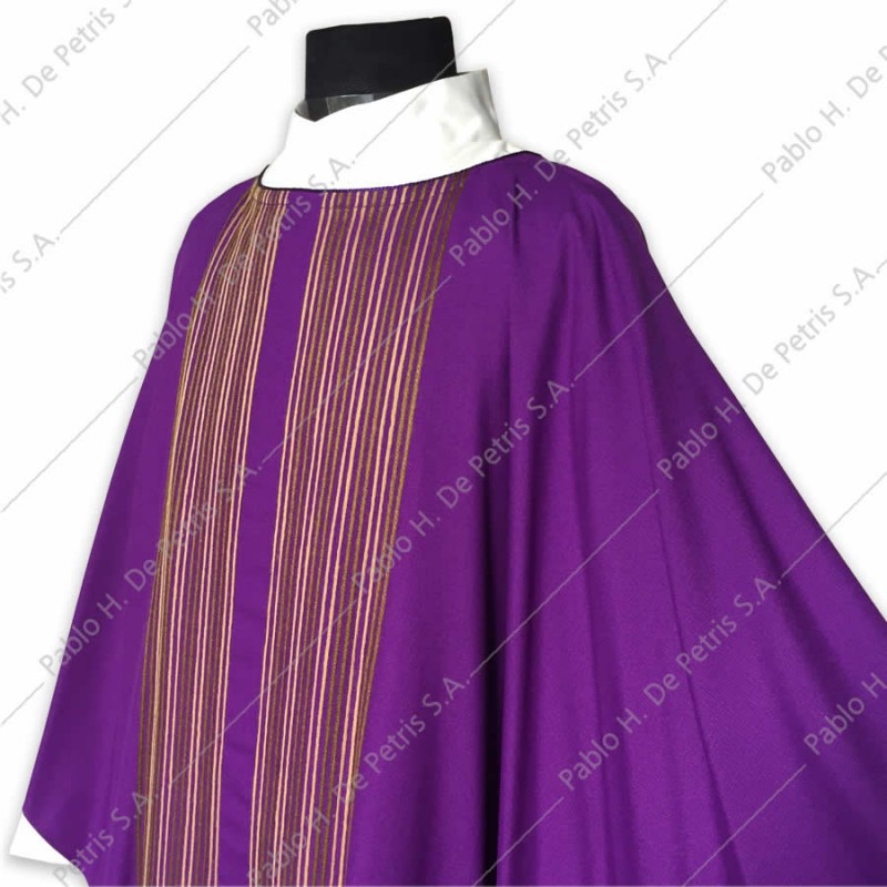 S 2661 - Morado - Casulla Slabbinck - Bélgica S 2661 - Morado - Casulla Slabbinck - Bélgica