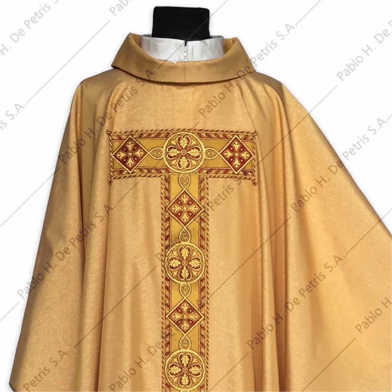K 65-262 - Dorado - Casulla italiana K 65-262 - Dorado - Casulla italiana